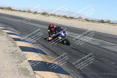 media/Dec-01-2025-Moto Forza (Mon) [[2daa91e15f]]/2-Intermediate Group/Session 4 (Turn 10 Inside)/